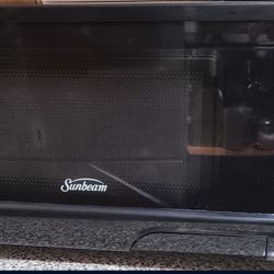Sunbeam Black Mircrowave
