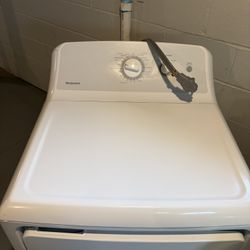 Hotpoint Electric Washer And Dryer Brand New. 