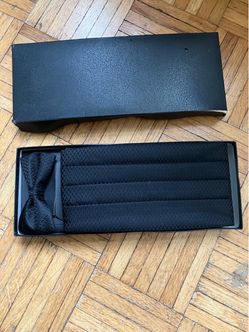 Black cummerbund & bow tie by Pronto Uomo. Men’s Warehouse. Classic black bow tie and matching cummerbund for tuxedo and dress suits. Includes both bo