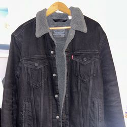 Levi’s Jacket W/ Sherpa Interior And Collar Size Large 