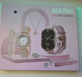 Smartwatch + Jewelry