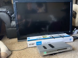 Sony Bravia 46” HD/Sony DVD/Wall Mount/FS