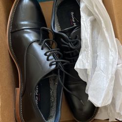 Men Shoe 8.5 Black