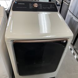 Samsung Electric Dryer In Ivory 