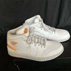 Nike Retro 86- Excellent condition