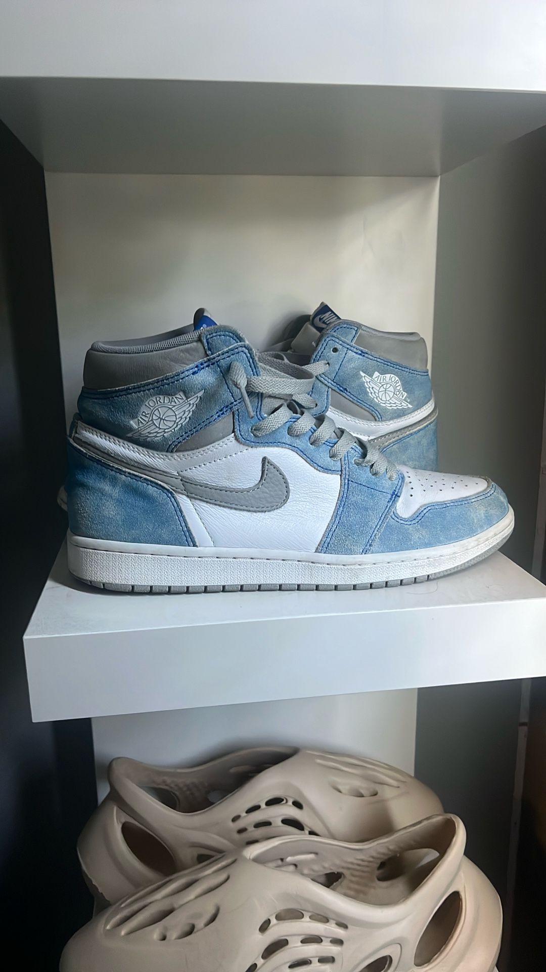 Jordan 1 Hyper Royal