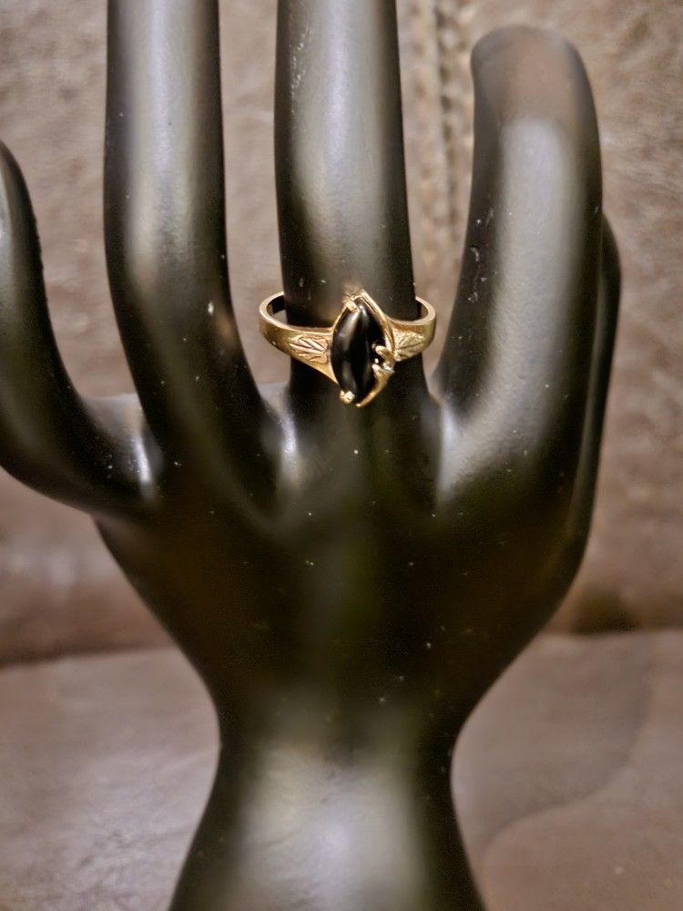 10K Black Hills Gold Ring Black Onyx Size 7