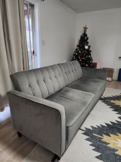 🛋️ Modern Grey Tufted Sofa – Excellent Condition – $257
