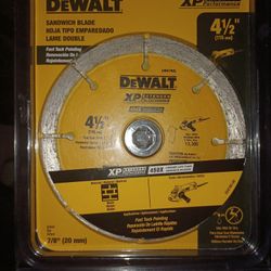 DeWalt Sandwich Blade 4 1/2 In