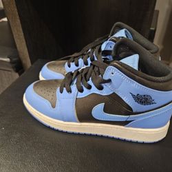 Air Jordan 1 Mid  University Blue 
