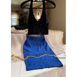 Beautiful Set Skirt/ Blouse Med  💙🖤