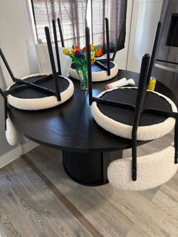 Black Round Dining Table with 4 Chairs
