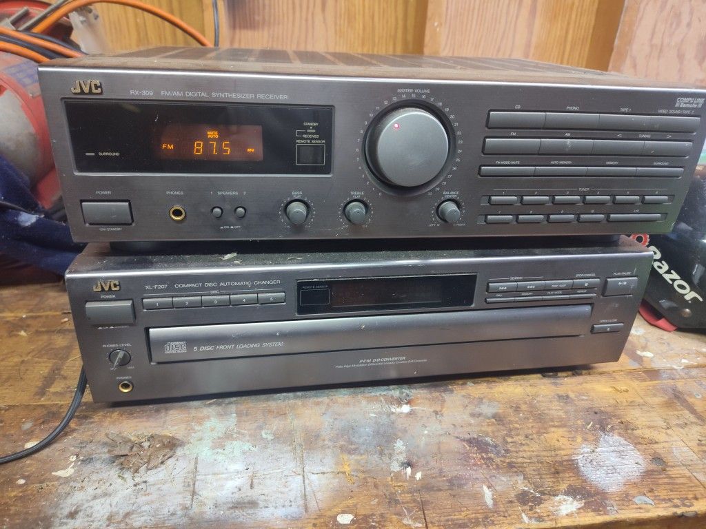Vintage JVC digital synthesizer receiver and P•E•M DD converter 5 disc