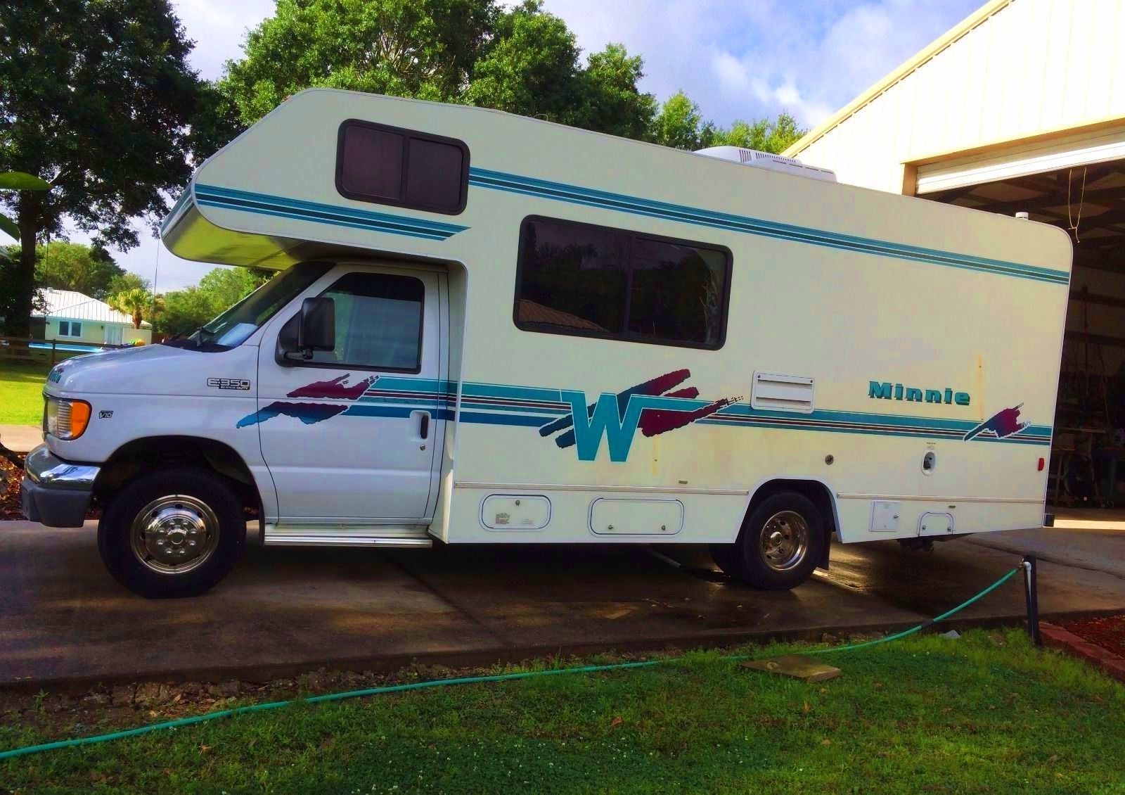 1999 WINNEBAGO MINNIE