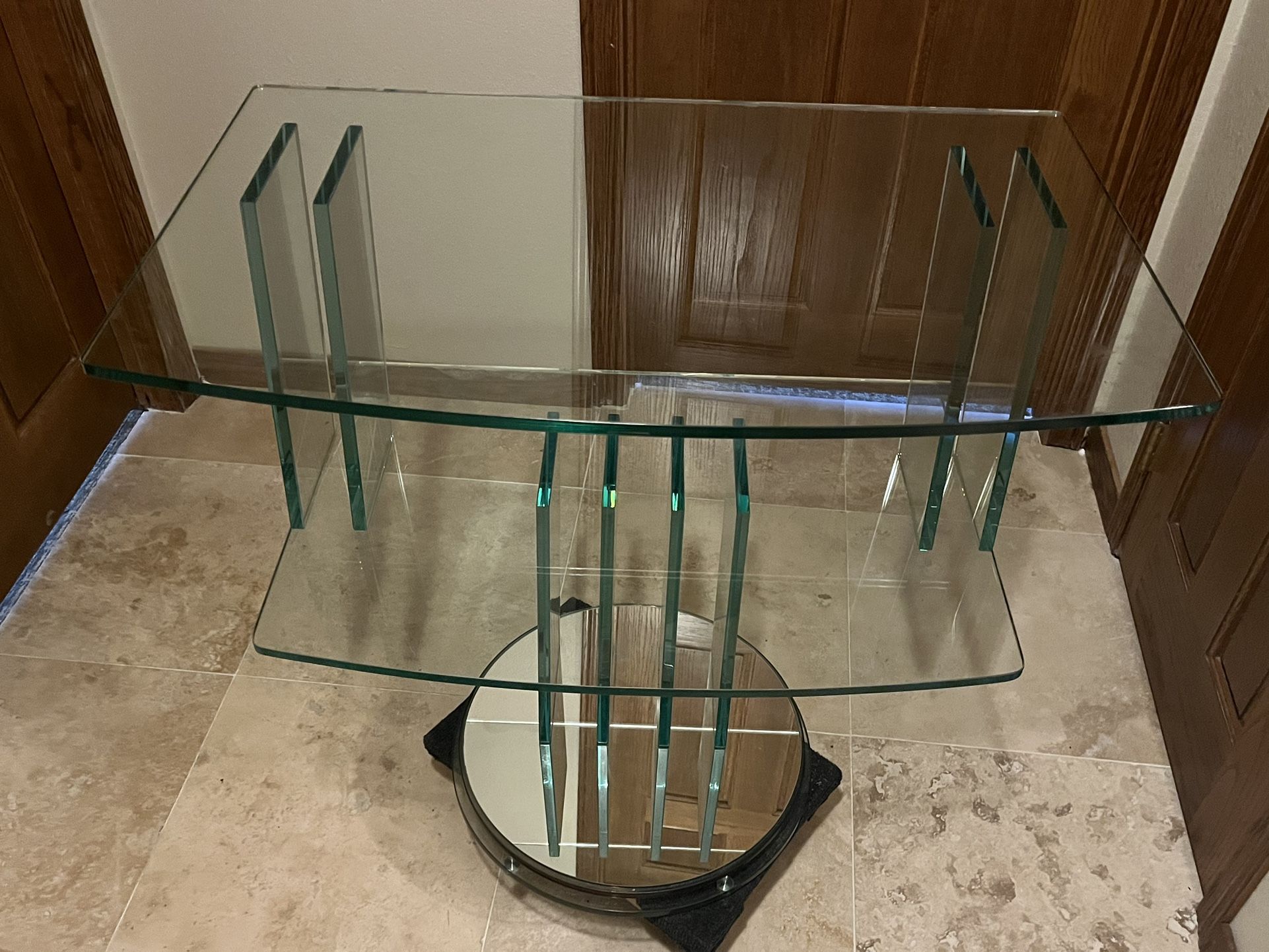 modern century Italian glass table in great condition