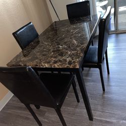 Dining table For Sale! 