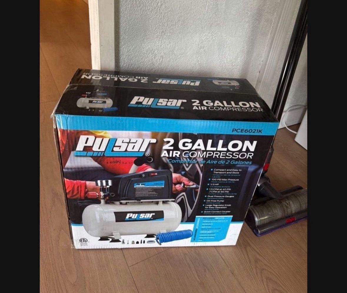 LOW PRICE MOVING- NEW IN BOX $220 + TAX AIR COMPRESSOR 