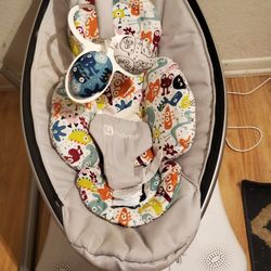 4 Moms Mamaroo 
