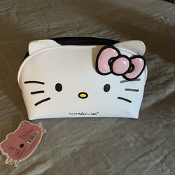 Hello Kitty x creme makeup bag