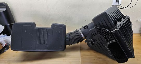 2020 GMC Sierra 1500 5.3 OEM Air Intake Assembly