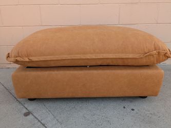 Sixpenny neva leather ottoman