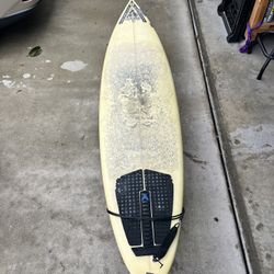 Surfboard, 7’ 4”, TRI-Fin / Thruster 