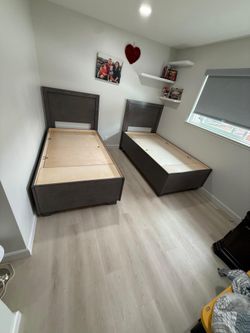 Twin size box bed// beds // bedroom// same day delivery 🚚