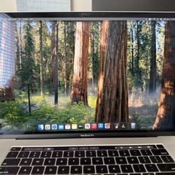 MacBook Pro (2019) 16-inch - Intel Core i7 2.6GHz - 16GB RAM - SSD 512GB
