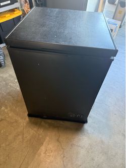 3.5 Cu. Ft. Chest Freezer