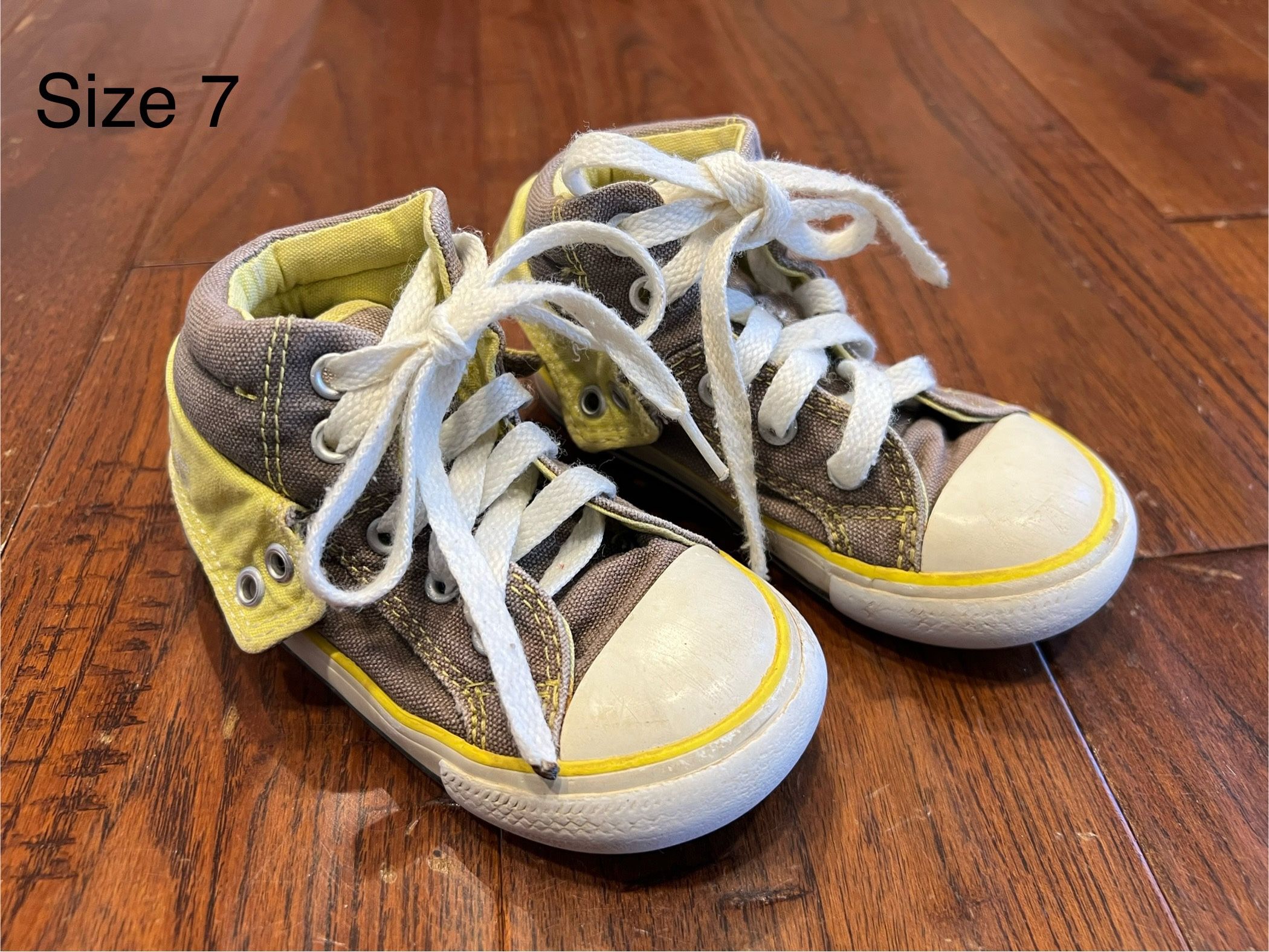 Converse Neutral Toddler Size 7 