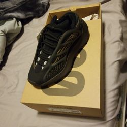 Yeezy 700 CLABRO/BRUARG