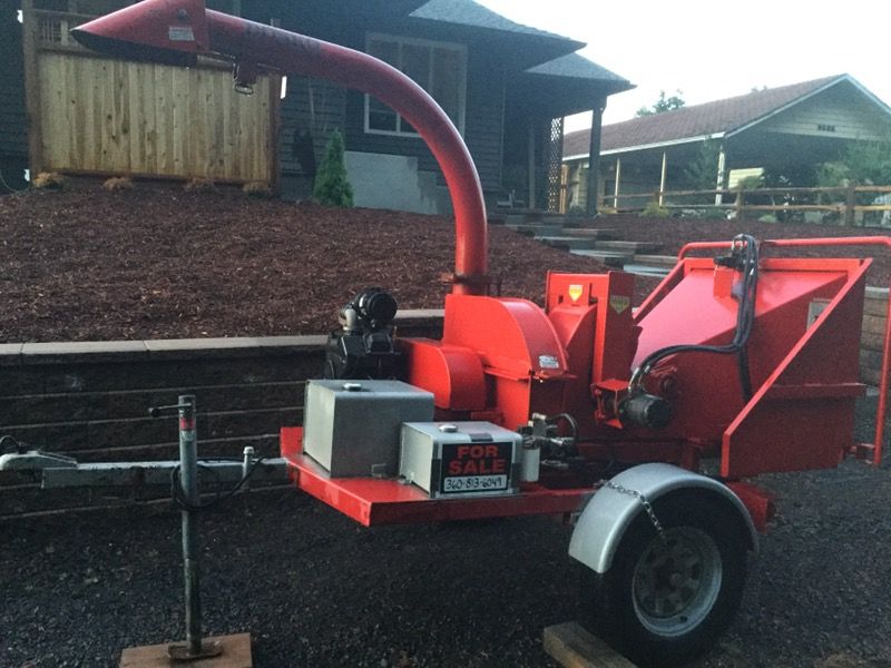Dosko 510SD wood & brush chipper, great condition. Really high quality chipper with hydraulic autofeed and reverse, quality Kohler Command 25hp gasol