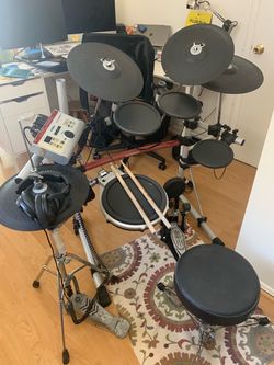Yamaha DTXPRESS electronic drum kit