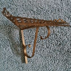 Vintage Lattice Corner Shelves