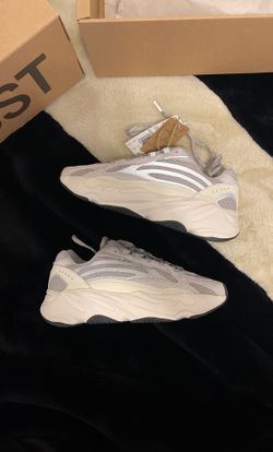 adidas Yeezy Boost 700 v2 Static Sz 5