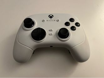 Razer Wolverine V3 Tournament Edition **WIRED**