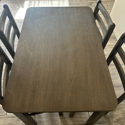 Dining Table & Chairs 