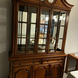 Bassett Table/Chairs & Hutch Set 