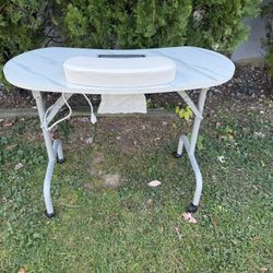 manicure table