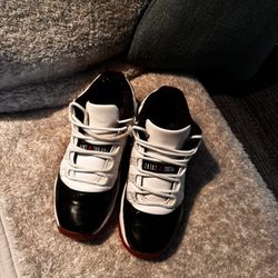 Low Jordan 11s