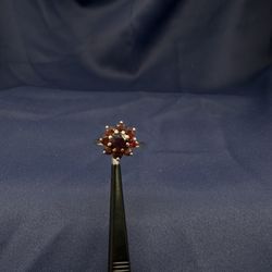 14KYG Garnet Flower Ring 