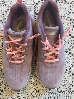 Women’s Sketchers Arch Fit size 7