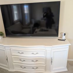 Dresser Buffet/Sideboard Or TV Stand 