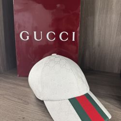Gucci White Tennis Collection Size Small (57cm)