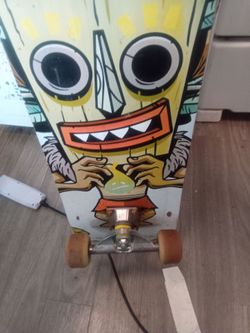 Possessed SpongeBob graphic skateboard