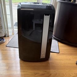 De’Longhi Pinguino Portable AC & Heater 12,500 BTU w/ Remote