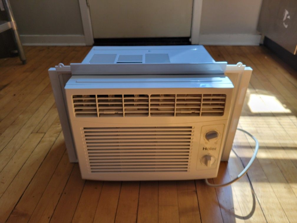 Haier Window Air Conditioner – Excellent Condition!