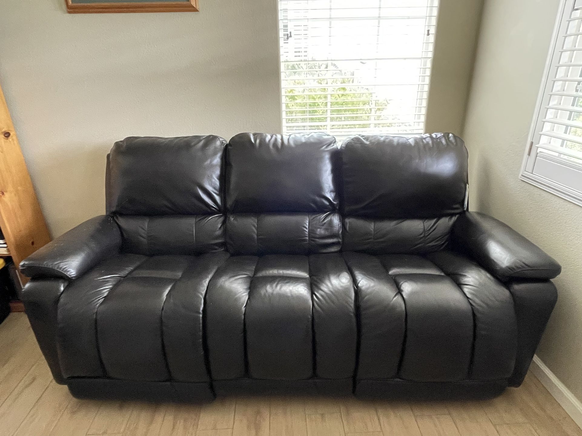 Lazy Boy power couch with usb ports