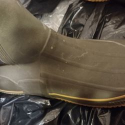 $20.00 .New Rain Work boots With Steel Shank Size 13