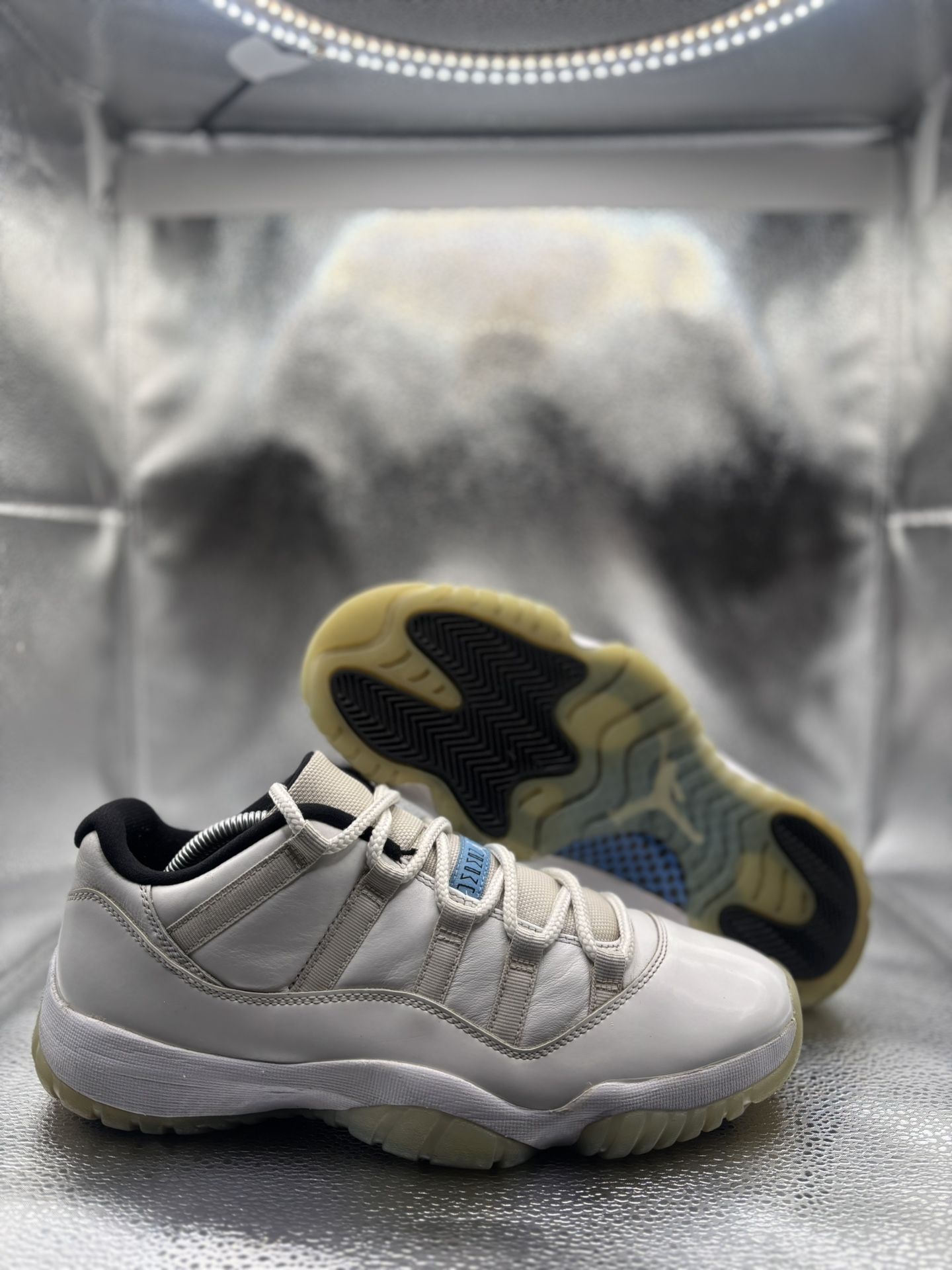 Air Jordan 11 Low Legend Blue